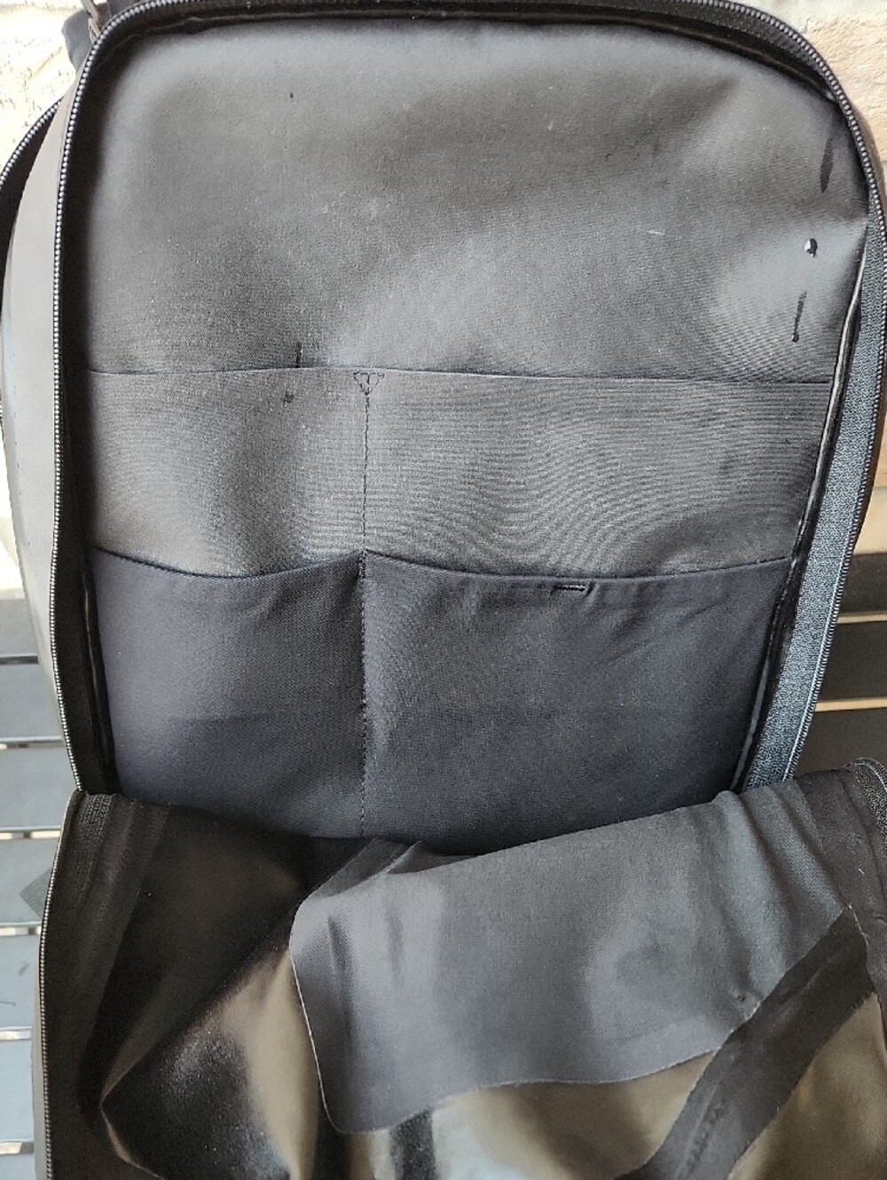 Hydro Flask Backpack - Picture 3 of 6